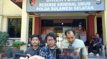 Tim Lembaga Bantuan Hukum (LBH) Makassar, Sulawesi selatan, merupakan bagian dari Koalisi Advokasi Jurnalis (KAJ) Sulawesi Selatan mendatangi Kantor Ditreskrimum Polda Sulsel mempertanyakan perkembangan kasus dugaan kekerasan jurnalis LKBN ANTARA M Darwin Fatir