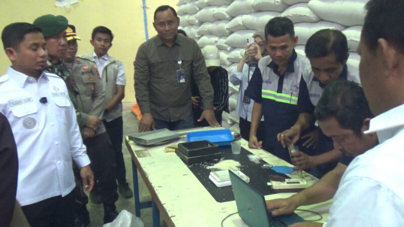 Pemkot dan Forkopimda Cek Kualitas Beras Bantuan di gudang Bulog Parepare