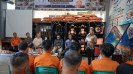 Wali Kota Parepare Tasming Hamid, membuka pelatihan kegiatan Peningkatan Kapasitas dan Kemampuan Manajerial Tim Reaksi Cepat (TRC) BPBD Kota Parepare yang digelar di Markas BPBD Parepare, Sabtu, 1 Agustus 2026.