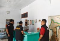 Petugas Imigrasi kelas II TPI Parepare melakukan pengawasan WNA di Kabupaten Wajo, Sulawesi selatan