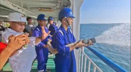 ABK KM Catelya Ekspres melakukan simulasi pemadaman api yang terjadi di atas kapal dan dipantau langsung plt KSOP Parepare