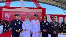 Foto bersama Bupati dan Wakil Bupati Barru, Kepala Rutan kelas IIB Barru usai penyerahan remisi WBP