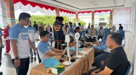 Suasana pelayanan paspor di Car Free Day kabupaten Wajo dalam program pasporia kantor Imigrasi kelas II TPI Parepare