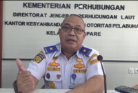 elaksana tugas (Plt) Kepala kantor Kesyahbandaran dan Otoritas Pelabuhan (KSOP) Parepare, Sulawesi selatan, Capt. Freddy Visba,  saat memberikan penjelasan Kepada media terkait prosedur pelayanan dokumen di KSOP Parepare yang dilakukan secara online. 