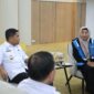 (Kanan) Manager PLN UP3 Mattirotasi Parepare, Adryani saat melakukan audince dengan (kiri) Wali kota Tasming Hamid terkait pemadaman bergilir di Parepare