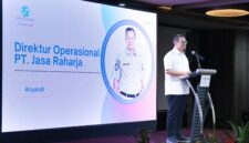 Direktur Operasional Jasa Raharja, Ariyandi saat memberikan sambutan dalam Rapat Koordinasi Monitoring dan Evaluasi Pelaksanaan SAMSAT dan Sinergi Pemungutan Opsen Pajak Se-Sulawesi Selatan, yang digelar di Hotel Mercure Makassar, Jumat,18 September 2026.