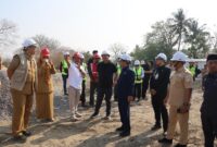 Suasana kunjungan wali kota bersama dengan jajarannya saat mendampingi Penasihat Menteri Kelautan dan Perikanan RI, Paonganan, S.Si., mengunjungi kawasan Kampung Nelayan Cempae, Selasa, 29 September 2026.
