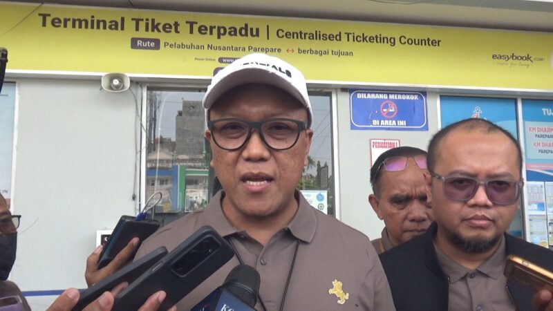 Branc Manager (BM) PT Pelindo Multi Terminal Branch Parepare, Sulawesi selatan, Darwis saat diwawancarai awak media