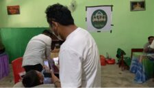 Suasana saat proses sunatan