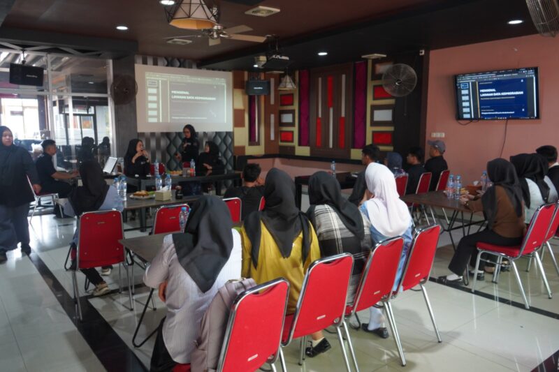 Suasana bincang santai Imigrasi bersama dengan media