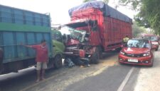 Kondisi truk usai tabrakan