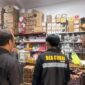 Petugas KPPBC Parepare saat melakukan pengawasan BKC 