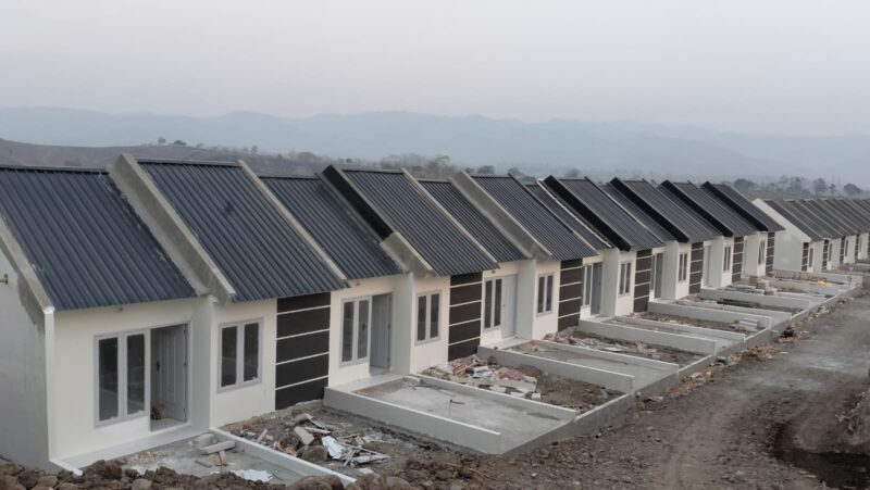Suasana perumahan Bukit Cendana Land