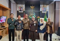 Foto bersama BM PT Pelindo Multi Terminal Branch Parepare, Sulawesi selatan, Darwis didampingi jajarannya saat kunjungan silaturahmi dengan Kajari Parepare