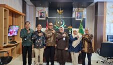 Foto bersama BM PT Pelindo Multi Terminal Branch Parepare, Sulawesi selatan, Darwis didampingi jajarannya saat kunjungan silaturahmi dengan Kajari Parepare